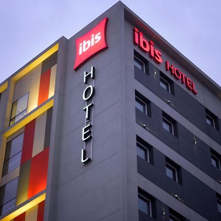ホテル Ibis トルヒーリョ エクステリア 写真